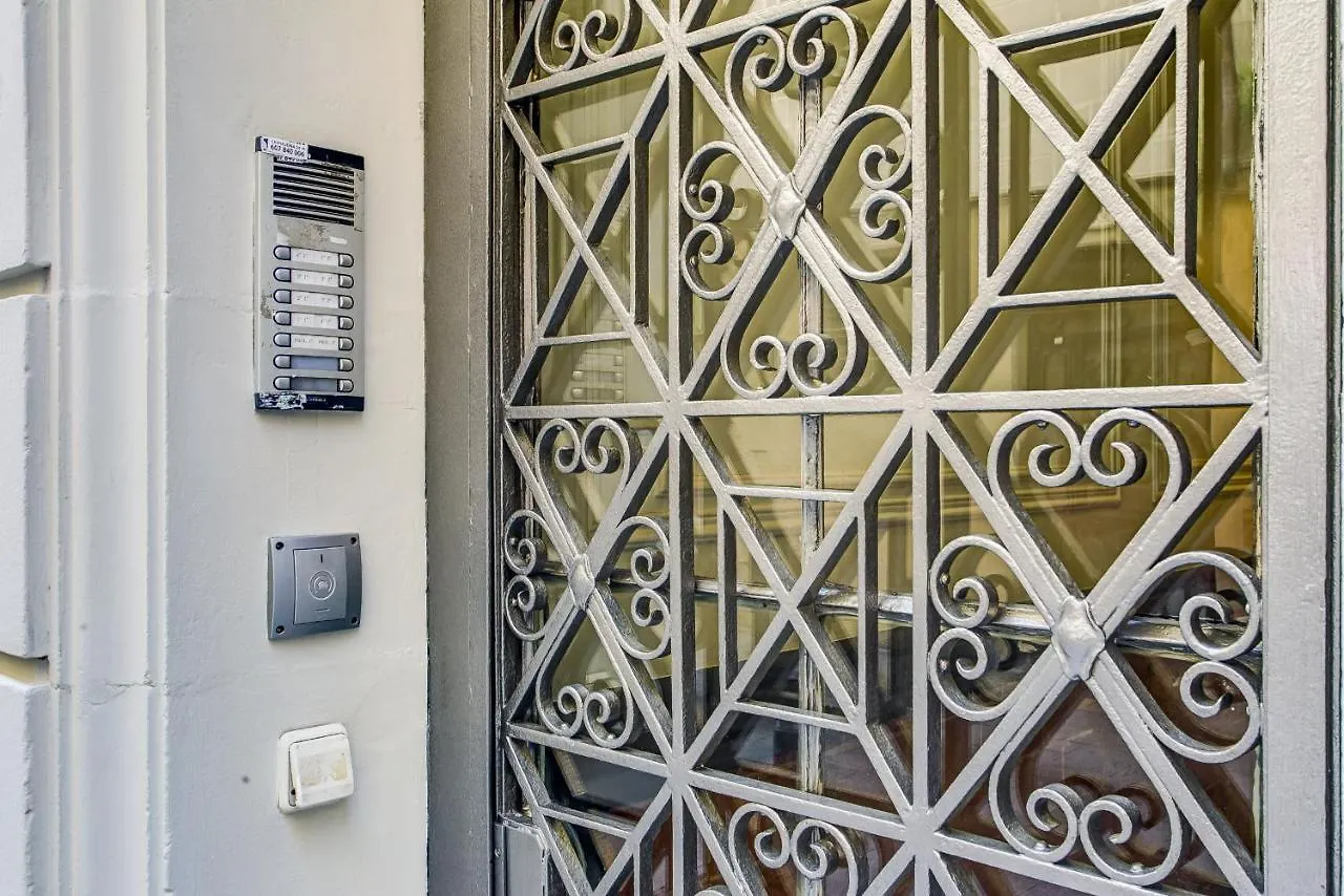 Ola Living Music Apartment Barcelona Spain